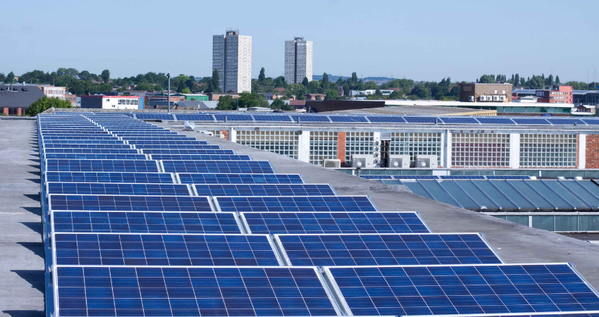 Güneş Enerjisi ile Elektrikli Araç Şarj İstasyonları: Temiz Enerji Çözümü